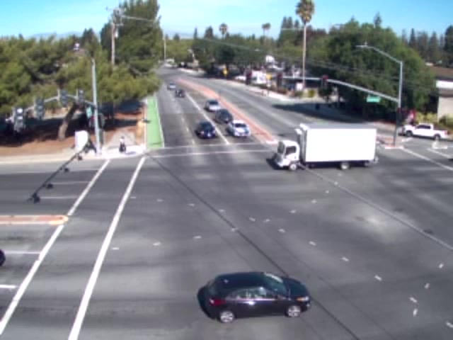 Moorpark Ave @ Lawrence Expy (WB View) (401890) - California