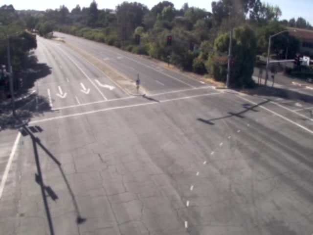 Foothill Expy @ Hillview Ave (EB View) (402061) - USA