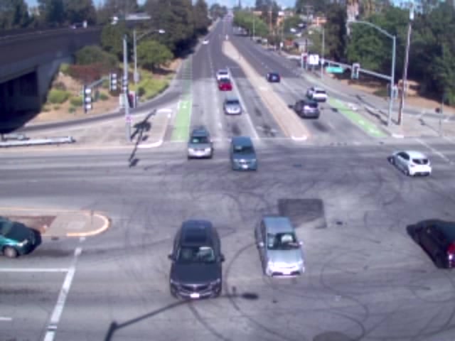 Moorpark Ave @ San Tomas Expy (WB View) (402131) - California