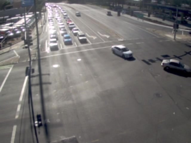 Montague Expy @ Oakland Rd (EB View) (402208) - California