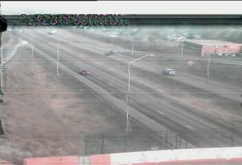 I-25 - I-25  128.00 SB @ US-85 Santa Fe Ave - Traffic in lanes farthest from camera moving North - (12070) - USA