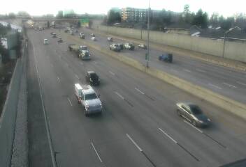 I-25 - I-25  200.70 NB : 0.2 mi N of Quincy Ave Overpass - Traffic furthest from camera is travelling South - (13587) - USA