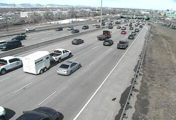 I-25 - I-25  207.70 NB : 0.1 mi N of Santa Fe Dr - Traffic in lanes closest to camera moving North - (12138) - USA