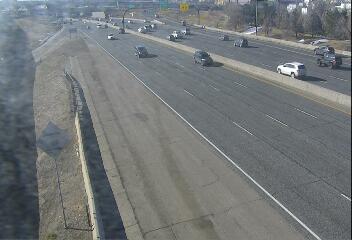 I-25 - I-25  209.50 NB @ 8th Ave - Traffic in lanes farthest from camera moving South - (11340) - USA