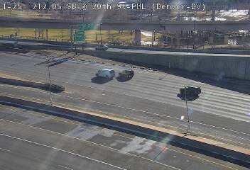 I-25 - I-25  212.05 SB @ 20th St-ML - Traffic in lanes farthest from camera moving North - (12136) - USA