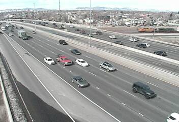 I-25 - I-25  212.80 NB @ 38th Ave/Park Ave W-ML - Traffic in lanes farthest from camera moving South - (12132) - Denver and Colorado
