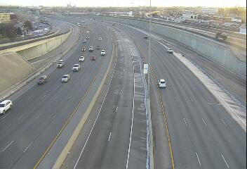 I-25 - I-25  212.95 NB : 0.1 mi N of 38th Ave/Park Ave W-ML - Traffic in lanes on right moving North - (12130) - USA