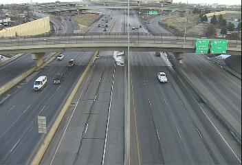 I-25 - I-25  213.50 NB : 0.3 mi S of I-70-ML - Traffic in lanes on right moving North - (12127) - Denver and Colorado