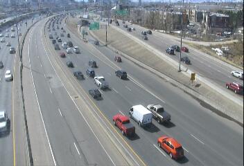 I-25 - I-25  213.50 NB : 0.3 mi S of I-70-ML - Traffic in lanes on right moving South - (12128) - Denver and Colorado