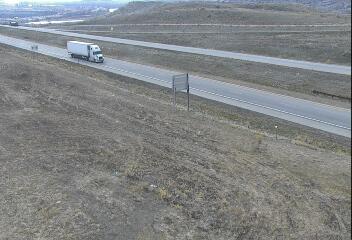 I-70 - I-70  15.20 : CO-139 - Loma - Traffic in lanes farthest from camera moving East - (11041) - Denver and Colorado