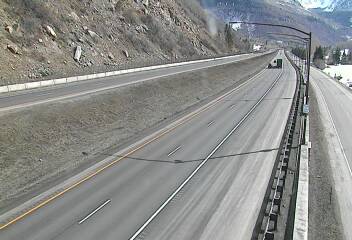 I-70 - I-70  177.95 EB : 1.9 mi E of Main Entrance (Vail-EA) - Traffic closest to camera is travelling East - (13729) - Denver and Colorado
