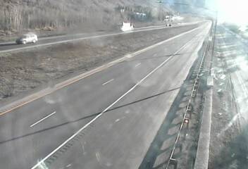 I-70 - I-70  178.20 EB : 2.1 mi E of Main Entrance (Vail-EA) - Traffic closest to camera is travelling East - (13731) - Denver and Colorado