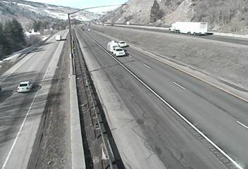 I-70 - I-70  178.20 EB : 2.1 mi E of Main Entrance (Vail-EA) - Traffic furthest from camera is travelling West - (13732) - Denver and Colorado