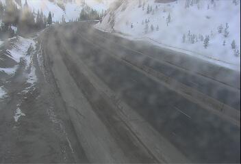 I-70 - I-70  186.40 : 3.0 mi W of Vail Pass Summit - Traffic in lanes farthest from camera moving West - (11805) - Denver and Colorado