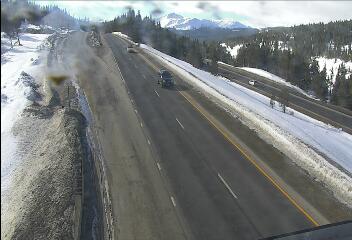 I-70 - I-70  189.15 : 0.2 mi W of Vail Pass Summit - Traffic in lanes farthest from camera moving East - (11817) - Denver and Colorado