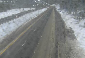 I-70 - I-70  189.15 : 0.2 mi W of Vail Pass Summit - Traffic in lanes closest to camera moving West - (11816) - Denver and Colorado