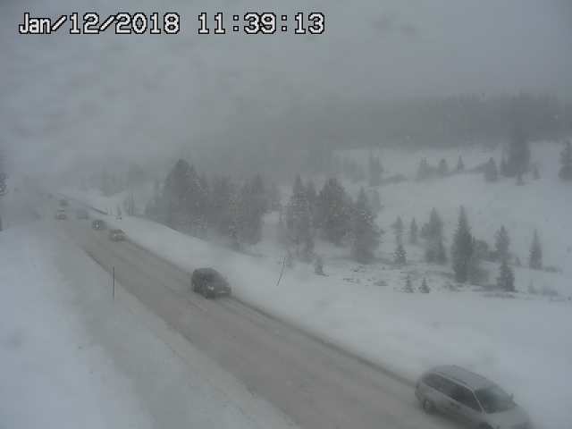 I-70 - I-70  191.10 EB : 1.6 mi E of Vail Pass Summit (LV) - Traffic is traveling East - (13348) - Denver and Colorado