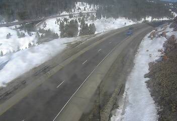 I-70 - I-70  192.10 WB : 2.6 mi E of Vail Pass Summit - Traffic closest to camera is traveling West - (13636) - Denver and Colorado