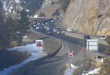 I-70 - I-70  226.55 : 0.9 mi E of Silver Plume Exit - Traffic in lanes farthest from camera moving West - (10020) - Denver and Colorado