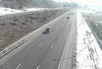 I-70 - I-70  257.00 : 1.0 mi E of Lookout Mtn Int - Traffic in lanes closest to camera moving East - (11264) - Denver and Colorado