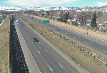 I-70 - I-70  263.25 WB : 0.7 mi E of Denver West Blvd - Traffic in lanes on right moving East - (12221) - Denver and Colorado