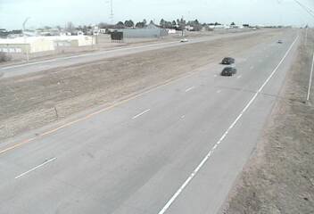 I-70 - I-70  438.45 : 0.2 mi E of Rose Ave - Traffic in lanes closest to camera moving East - (10391) - Denver and Colorado