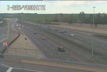 I-225 - I-225  001.35 @ Yosemite St - Traffic in lanes farthest from camera moving North - (10180) - USA