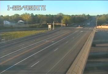 I-225 - I-225  001.35 @ Yosemite St - Traffic in lanes farthest from camera moving East - (10182) - USA