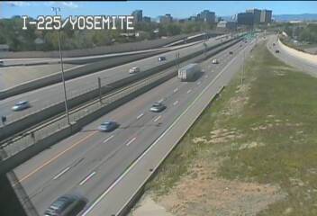I-225 - I-225  001.35 @ Yosemite St - Traffic in lanes closest to camera moving South - (10181) - Denver and Colorado