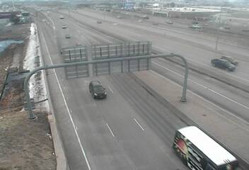 US 6 - US-6  284.00 WB : 0.2 mi E of Federal Blvd (Denver-DV) - Traffic in lanes farthest from camera moving East - (12194) - USA