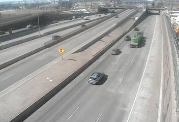 US 6 - US-6  284.00 WB : 0.2 mi E of Federal Blvd (Denver-DV) - Traffic in lanes closest to camera moving West - (12196) - Denver and Colorado