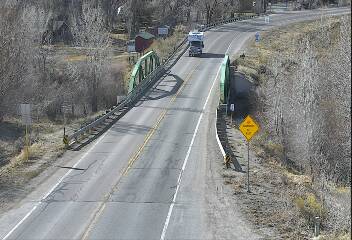 US 285 - US-285 125.70 : Poncha Springs-VMS - Traffic closest to camera is moving South - (13317) - Denver and Colorado