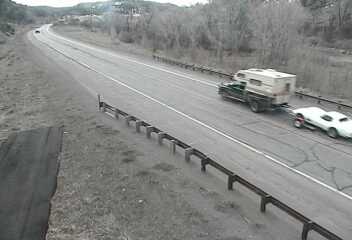 US 550 - US-550 112.00 NB : 4.5 mi S of Colona VMS - Traffic on lanes closest to camera moving South - (13111) - Denver and Colorado