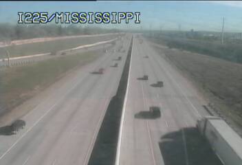 I-225 - I-225  006.95 @ Mississippi Ave - Traffic in lanes on right moving South - (11731) - Denver and Colorado