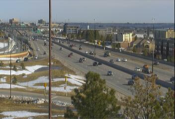 I-25 - I-25  193.00 SB @ Lincoln Ave - Traffic in lanes farthest from camera moving North - (10118) - Denver and Colorado