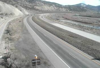 I-70 - I-70  130.90 WB : 2.4 mi W of Colorado River Rd (Dotsero) - Traffic furthest from camera is travelling East - (13944) - Denver and Colorado