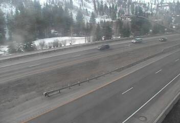 I-70 - I-70  172.85 WB : 0.5 mi W of W Entrance Vail - Traffic closest to camera is travelling West - (13971) - Denver and Colorado