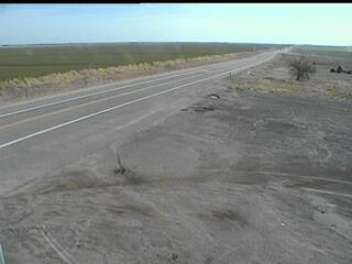 US 385 - US-385  219.50 NB @ Idalia - Traffic furthest from camera is travelling East - (14148) - Denver and Colorado