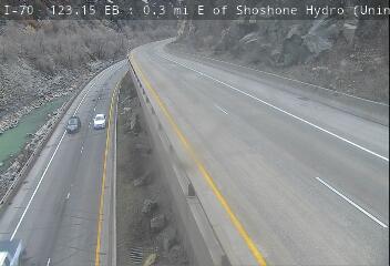 I-70 - I-70  123.15 EB : 2 mi E of Grizzly Creek - Traffic on the right is travelling West - (14275) - Denver and Colorado