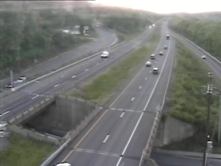 CAM 163 Waterbury RT 8 NB Exit 36 - Huntingon Ave. (Traffic closest to the camera is traveling NORTH) - USA