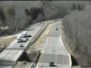 CAM 146 Newtown I-84 EB E/O Exit 9 - Tunnel Rd. (Traffic closest to the camera is traveling EAST) - Connecticut