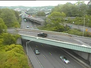 CAM 142 Waterbury I-84 WB E/O Exit 18 - Highland Ave. (Traffic closest to the camera is traveling WEST) - USA