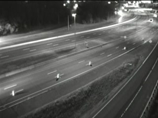 CAM 139 Waterbury I-84 WB E/O Exit 21 - E/O Baldwin St. (Traffic closest to the camera is traveling WEST) - Connecticut
