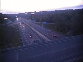 CAM 134 Waterbury I-84 EB Exit 25A - East of Austin Rd (Traffic closest to the camera is traveling EAST) - Connecticut