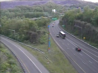 CAM 53 New Britain I-84 WB Exit 35 - North Mountain Rd. (Traffic closest to the camera is traveling WEST) - Connecticut