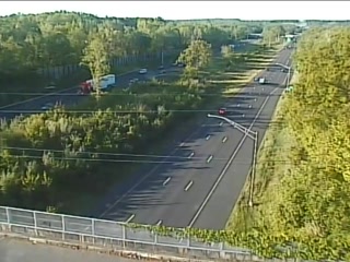 CAM 51 New Britain I-84 WB E/O Exit 36 - Long Swamp Rd. (Traffic closest to the camera is traveling WEST) - USA