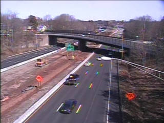 CAM 36 West Hartford I-84 EB W/O Exit 43 - Mayflower St. (Traffic closest to the camera is traveling EAST) - Connecticut