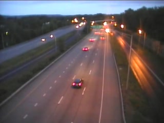 CAM 35 West Hartford I-84 WB E/O Exit 42 - Trout Brook Dr. (Traffic closest to the camera is traveling WEST) - Connecticut