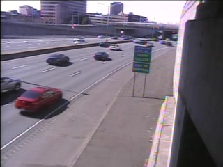 CAM 26 Hartford I-84 WB E/O Exit 48 - Trumbull St. (Traffic closest to the camera is traveling WEST) - Connecticut