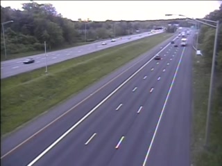 CAM 49 Vernon I-84 WB E/O Exit 64 - Rt. 30 & 83 (Hartford Tpke.) (Traffic closest to the camera is traveling WEST) - Connecticut